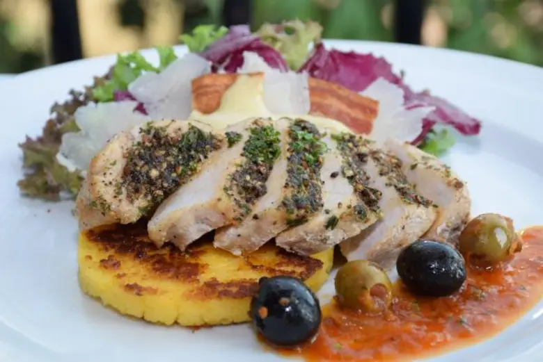 สำหรับคนรักเมนูหมู เดือนนี้ห้องอาหาร เดอะ...