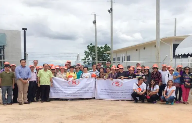 คุณชัพมนต์ จันทรพงศ์พันธุ์ (คนที่ 2 ซ้าย ...