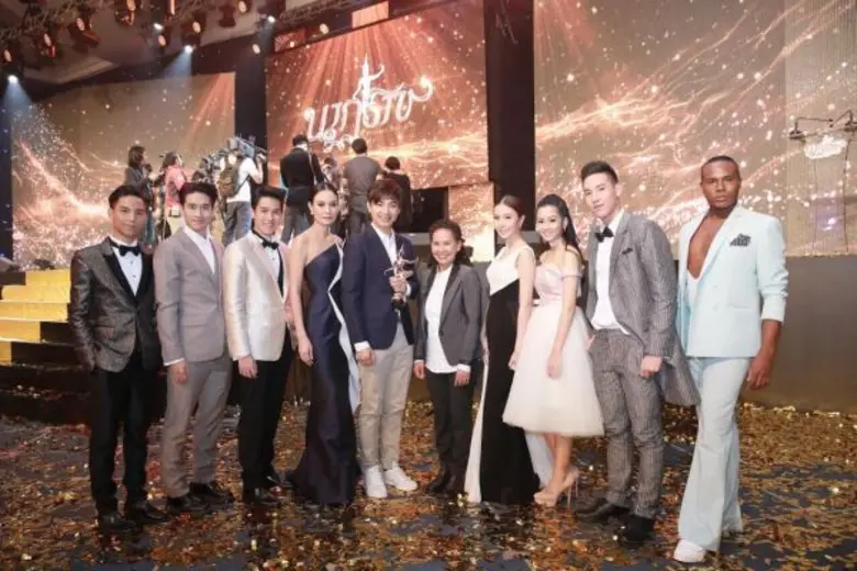 บอสคนเก่ง “ฉอด-สายทิพย์” ปลื้ม คว้ารางวัลนาฏราช ทั้งด้านโทรทัศน์และวิทยุ