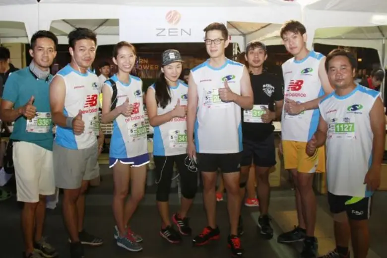 นายชิตพล วิวัฒนาเกษม (ที่ 4 จากขวา) ผู้อำ...