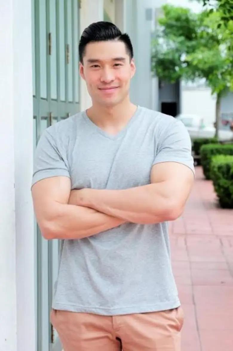 สวมบทบาทเป็น "อาตง" ลูกชายคนเล็กในครอบครั...