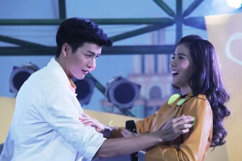 “พุฒ” น้ำตาแตก พ่อแม่ร่วมงานครั้งแรก!!! “เอสเธอร์” โชว์เพลงคู่สุดหวาน แฟนคลับฟินเวอร์ ใน “มาม่า หมูสับ FAN Meeting หอมฝุดๆ พุฒป้อน”