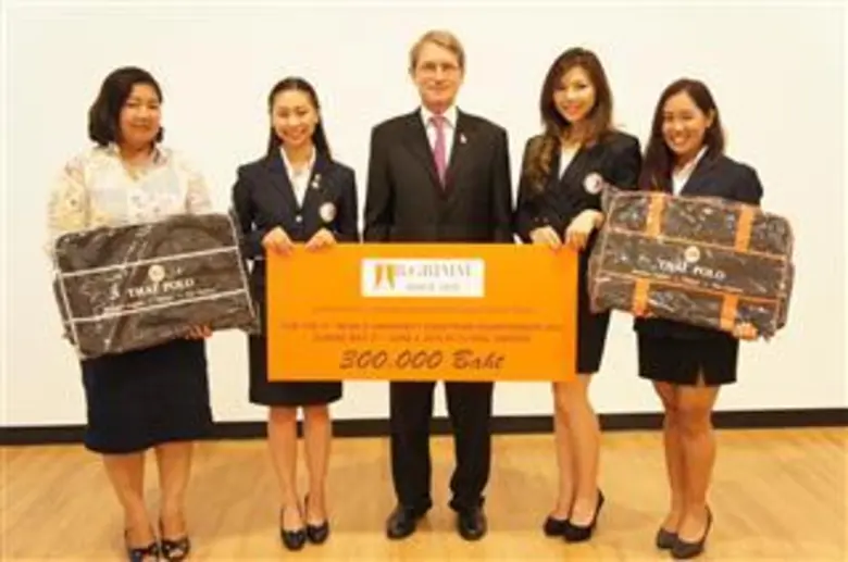 นายกสมาคมกีฬาขี่ม้าฯ มอบทุนสนับสนุนนักกีฬ...