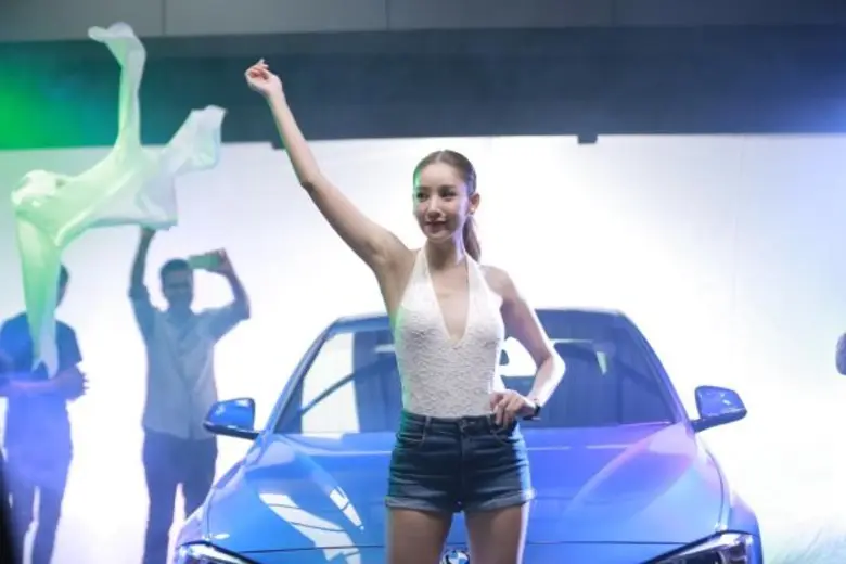 'แตงโม’ สวมมาด MC สาว!! โชว์ล้างรถแซ่บสุดสยิว!!