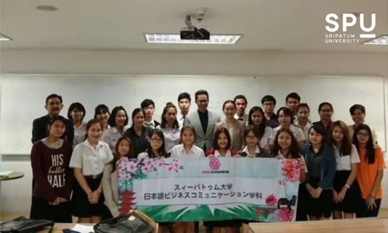 ผศ.YASUMASA MORI หัวหน้าสาขาวิชาภาษาญี่ปุ...