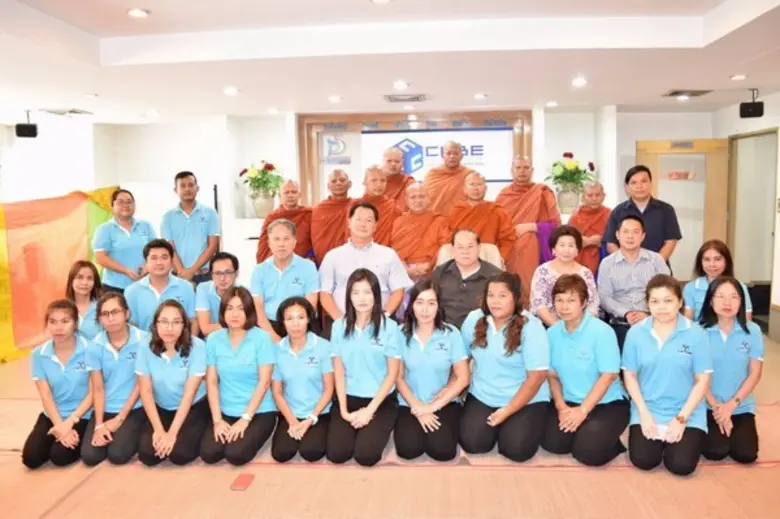 นายภูมินทร์ ปิยะวานิชย์ ประธานกรรมการ (นั...