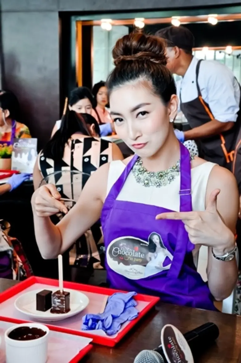 สลิมมิ่งพลัส ร่วมจัดกิจกรรมกับแพนเค้ก เนรมิตรเมนูช็อคโกแลตชวนฟิน ตามสไตล์สาวสุขภาพดี