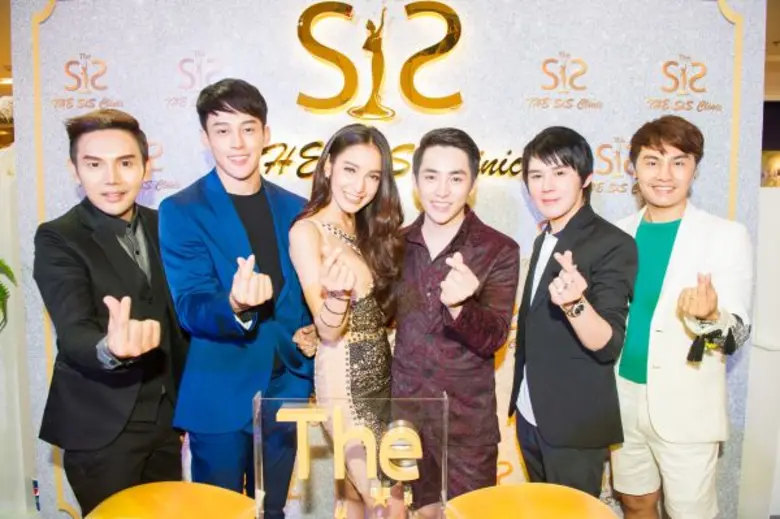 “ศรีริต้า เจนเซ่นส์” มั่นใจเป็นพรีเซนเตอร์ The Sis Clinic เปิดตัวผู้บริหารหนุ่มหล่อลุคส์โอปป้าพี่เลี้ยงความงามอันเลอค่า…คู่ควร...คู่คุณ พร้อม เบน ชลาทิศ และแพท ณปภาร่วมยินดี - ฉลองสาขาเซ็นทรัล บางนา