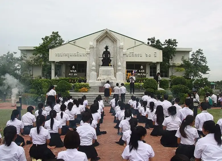 นักศึกษาใหม่ชั้นปีที่ 1 คณะนิเทศศาสตร์และ...