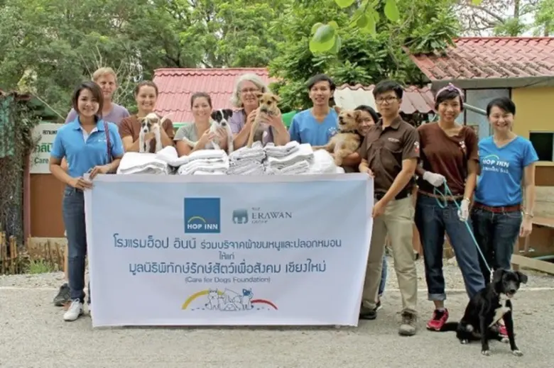 คุณสุคลทอง จันทะหะ ผู้จัดการโรงแรมฮ็อป อิ...