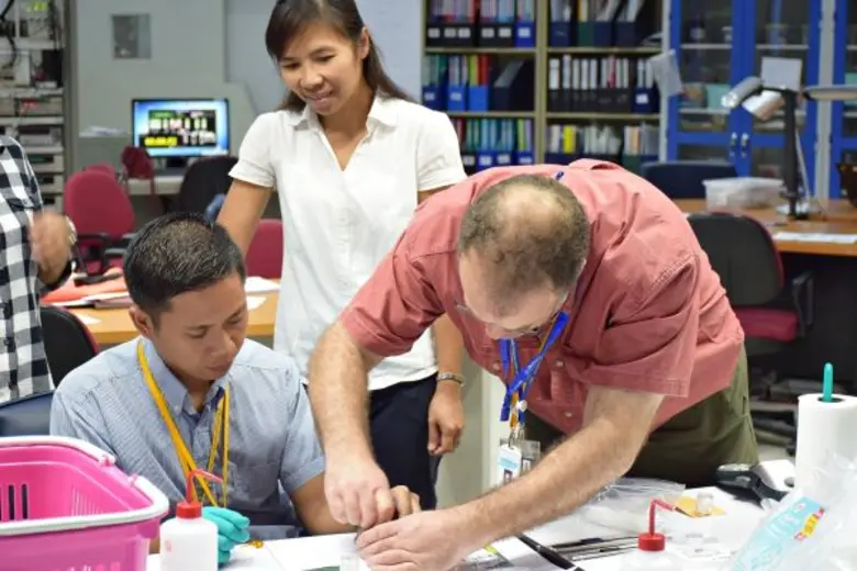 นักวิจัยต่างชาติใช้แสงซินโครตรอน ชู !... ทีมงานคุณภาพ ผลการทดลองดีเยี่ยม