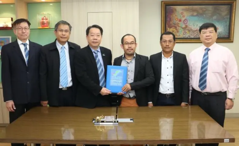 นายมงคล ลีลาธรรม กรรมการผู้จัดการ ธนาคารพ...