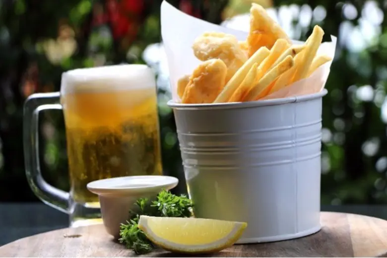 ดีเลาจน์ เบียร์การ์เด้นท์ ณ โรงแรมโนโวเทล...