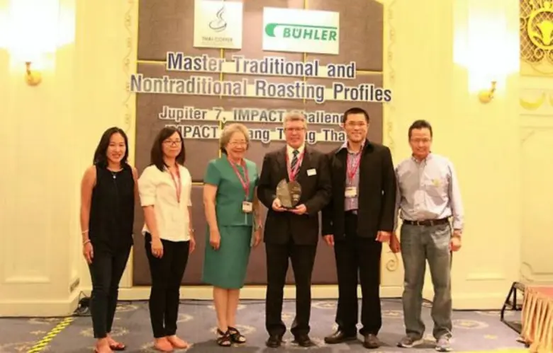 มร.คริสโต ไซน์เลอร์ (ที่ 3 จากขวา) หัวหน้...