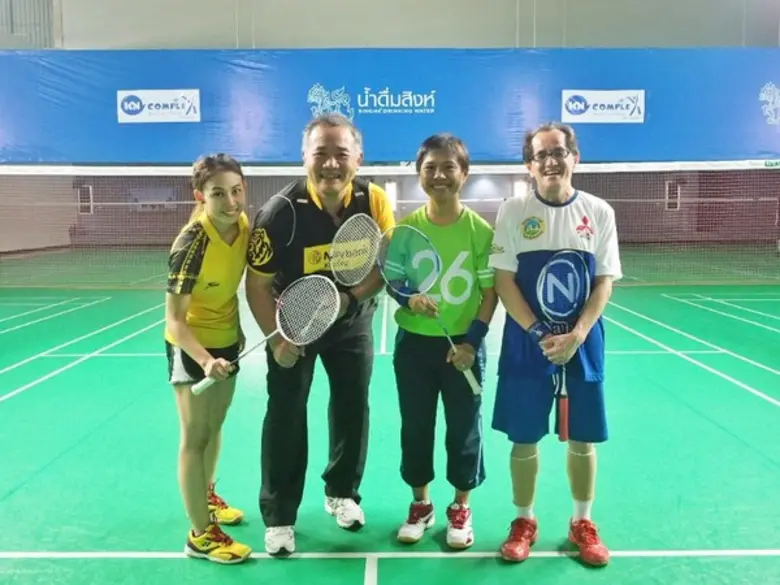 แบดมินตันนัดกระชับมิตร ระหว่าง บมจ.หลักทรัพย์ เมย์แ...