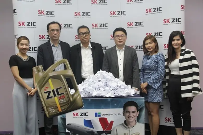 นายเสกสรร ศรีศุภโอฬาร (ที่ 2 จากซ้าย) กรร...