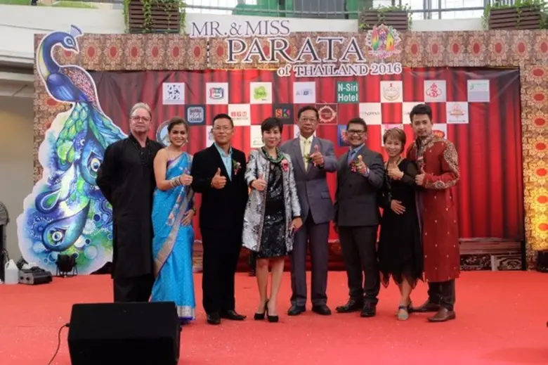 นางกมลรัตน์ ถมยา (ลำดับที่ 2 จากขวา) ผู้อ...