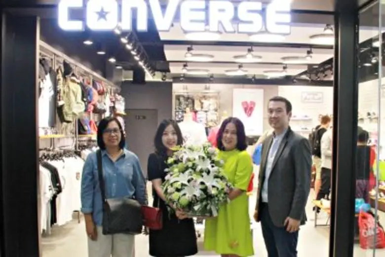 นางสาวฟากฟ้า สุระศันสนีย์ (ที่ 2 จากขวา) ...