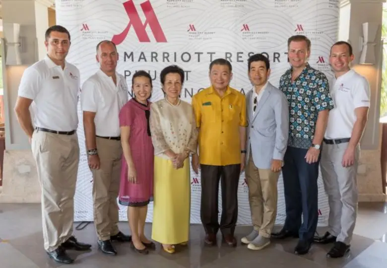 คุณเจริญ สิริวัฒนภักดี ประธาน ทีซีซี กรุ๊...