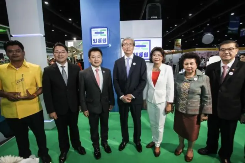 ดร.สมคิด จาตุศรีพิทักษ์ รองนายกรัฐมนตรี ใ...