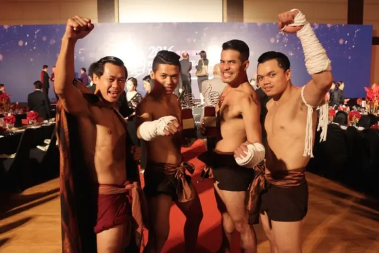 สุดยอดการแสดงมวยไทยไลฟ์ "MUAY THAI LIVE" ...