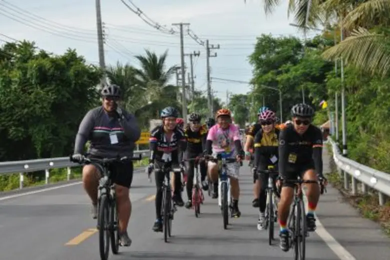 “Bangkok Bike Club”กับกิจกรรม “ปั่น...ปันรัก” ครั้งที่ 2 ส่งต่อความสุขให้เด็กกำพร้า“บ้านเปี่ยมสุข”