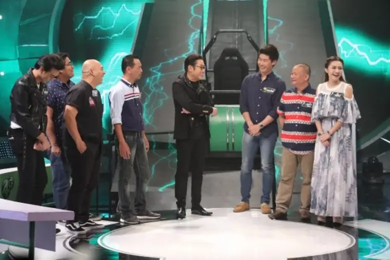 ทีวีไกด์: รายการ "ปริศนาฟ้าแลบ" ศึกแก๊งสามช่า ท้ารบกันเอง หม่ำ เหงื่อแตกเจอคำถามบ้านสะเทือน!!!