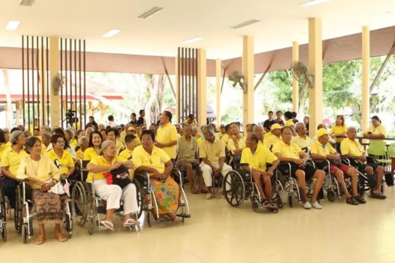 ณัฐรัฐ - ไหยหยา นำทีมทัพนักแสดงทายาทอสูร พาแฟนละครร่วมทำบุญบ้านพักคนชรา กิจกรรม ก๊อปปี้คุณยายวรนาฎ