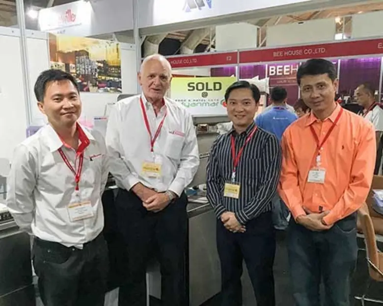 นายวิวัฒน์ วงศ์พิวัฒน์ ผู้จัดการทั่วไป โฮ...