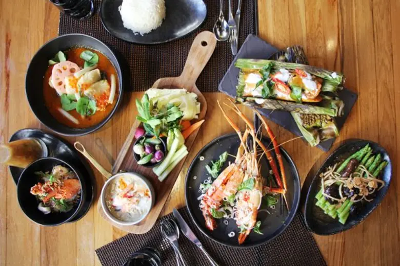 ต้อนรับวันแม่ด้วยหลากหลายโปรโมชั่นสุดพิเศษ  จากโรงแรม ดับเบิ้ลยู กรุงเทพ และ เดอะเฮ้าส์ออนสาทร