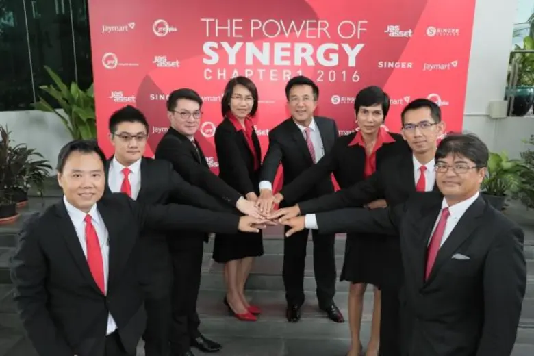 นายอดิศักดิ์ สุขุมวิทยา ประธานเจ้าหน้าที่...