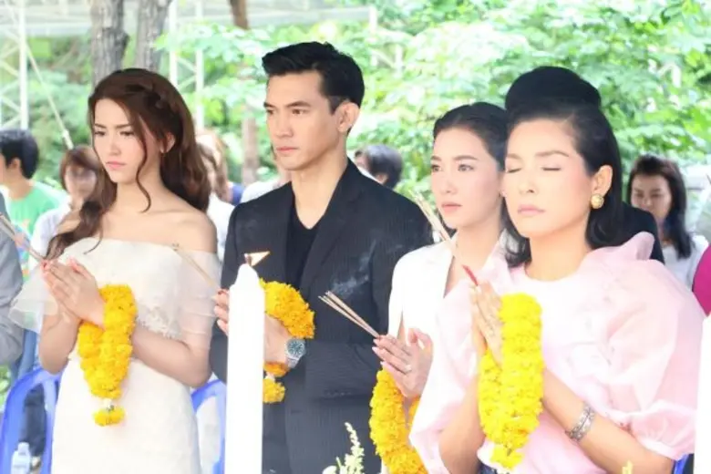 "หน่อย-บุษกร" ถือฤกษ์ดีลั่นฆ้องบวงสรวง "ระเริงไฟ" จับ2ซุปตาร์ "เคน-ธีรเดช" และ "นุ่น-วรนุช" ประชันฝีมือ