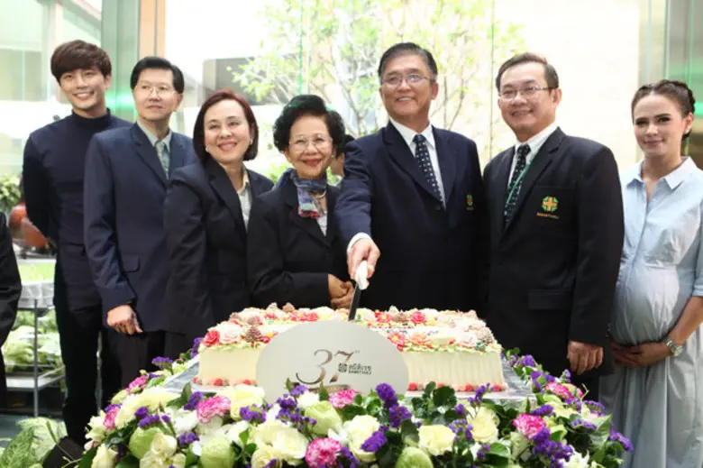 สมิติเวชฉลองยิ่งใหญ่ครบรอบ 37 ปี ดูแลด้วยหัวใจ ก้าวไกลด้านการแพทย์