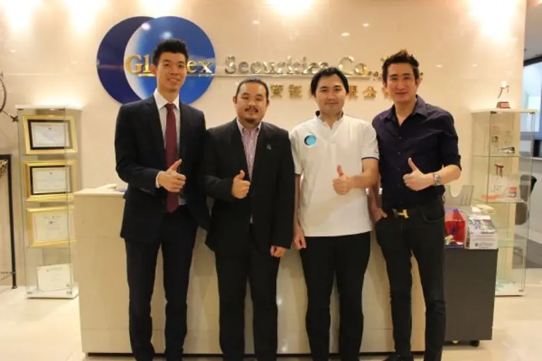 คุณธนพิศาล คูหาเปรมกิจ(กลางซ้าย) ประธานเจ...