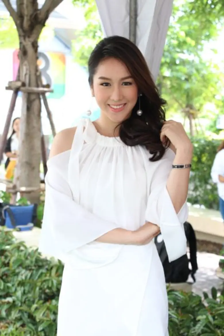 Gossip News: แบงค์-อธิกิตติ์ควงฟ้าใส ร่วมงานแถลงข่าววันงดดื่มสุราแห่งชาติ