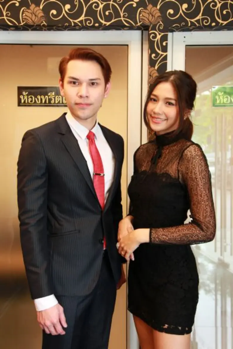 เป็นประเด็นให้แซ่บกันตลอดสำหรับนักร้องสาว...