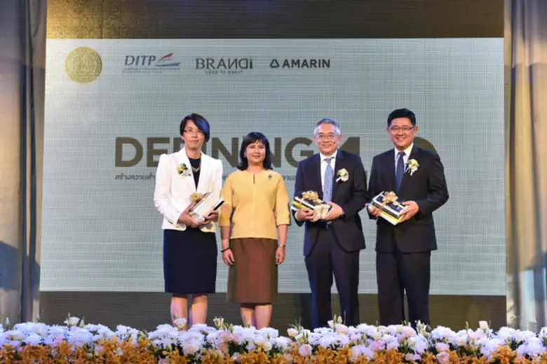 คุณฐีระวิตต์ ลี้ถาวร (ที่ 2 จากขวา) Senio...