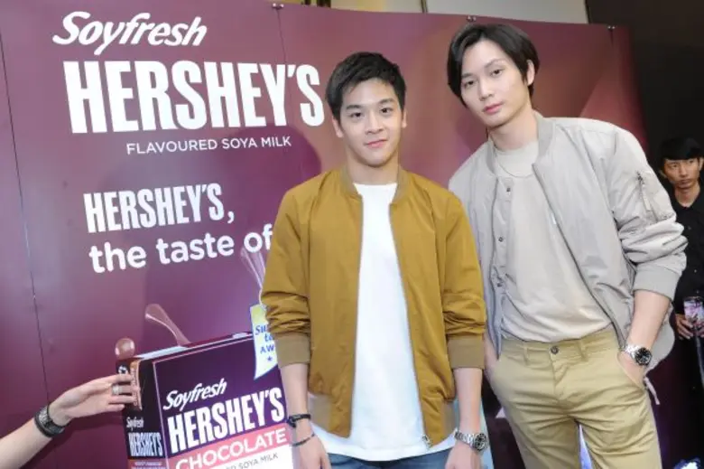 จับตา “ซีนหวานงานเข้า” “นิวเคลียร์-หนุ่มหล่อ” ฟินค้าง! ดื่มด่ำนม ฉลองเปิดตัว HERSHEY’S Soyfresh (เฮอร์ชีส์ ซอยเฟรช)