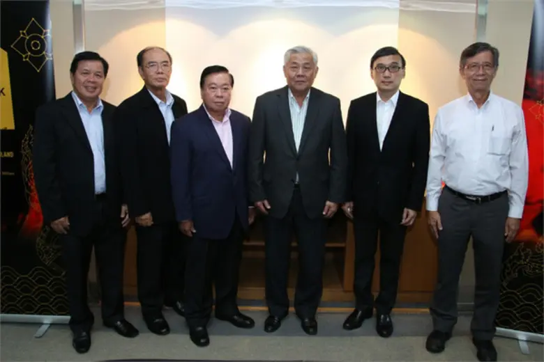 คุณเชิดพงษ์ สิริวิชช์ ประธานกรรมการ บริษั...