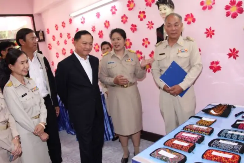 พลตำรวจเอก อดุลย์ แสงสิงแก้ว รัฐมนตรีว่าก...