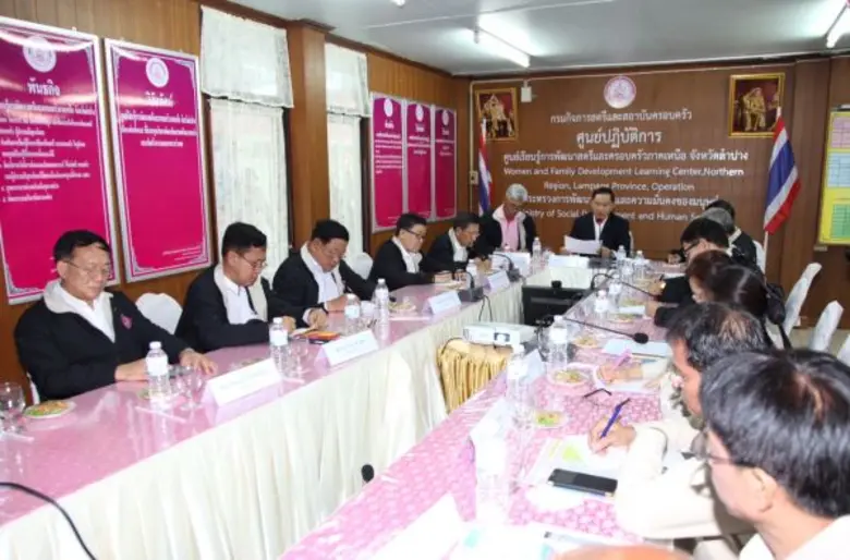 รมว.พม. ลงพื้นที่ตรวจเยี่ยมศูนย์เรียนรู้การพัฒนาสตรีและครอบครัวภาคเหนือ จังหวัดลำปาง