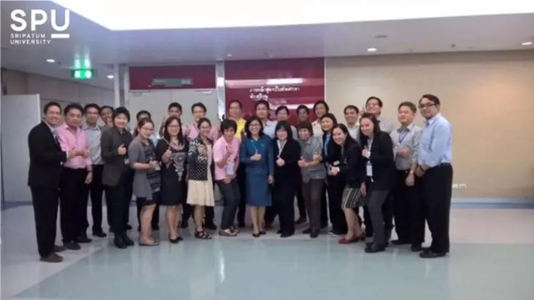 ผศ.ดร.พรวรรณ นันทแพศย์ รองคณบดีคณะบริหารธุรกิจ มหาว...