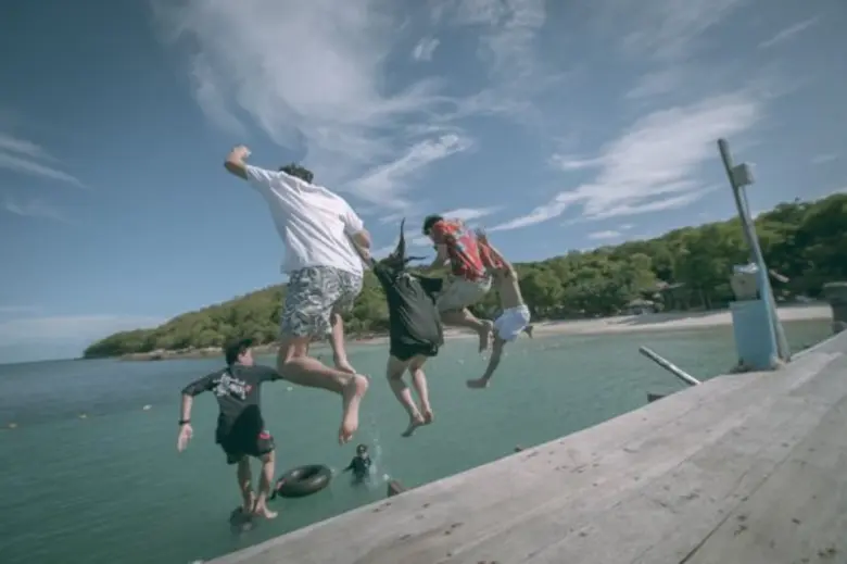 ผ่านมาจนถึงเพลงที่ 4 แล้วหนุ่ม ๆ วง The M...