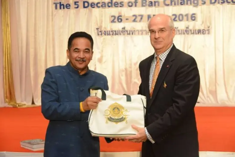 ศาสตราจารย์ สตีเฟน ยัง the Global Executi...