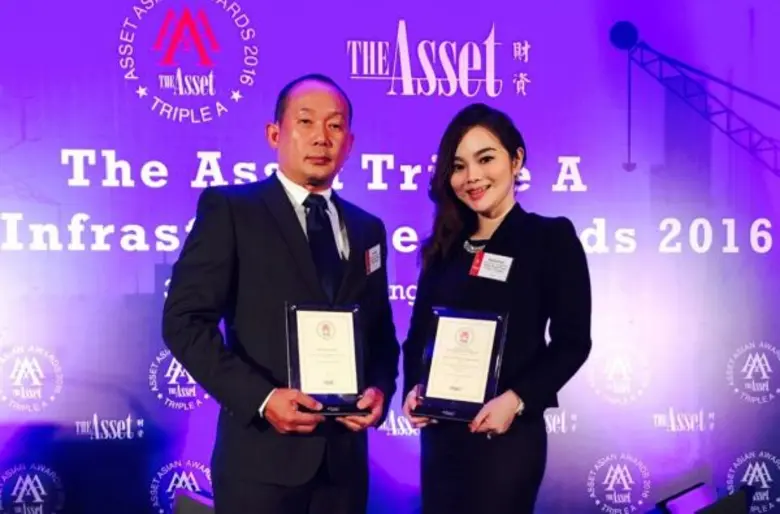 คุณณัฐพรรณ เหลืองวิริยะ (ขวา) ผู้ช่วยกรรม...