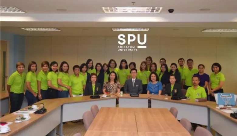 ผศ.ดร.วิรัช เลิศไพฑูรย์พันธ์ รองอธิการบดี...