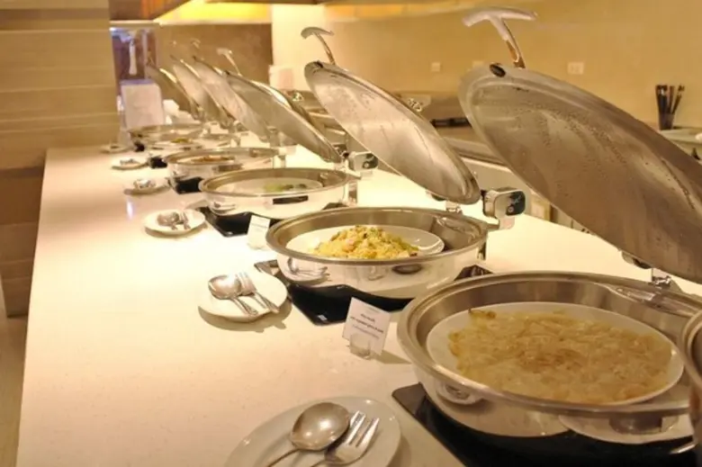 อิ่มอร่อยกับบุฟเฟ่ต์ International Dinner...