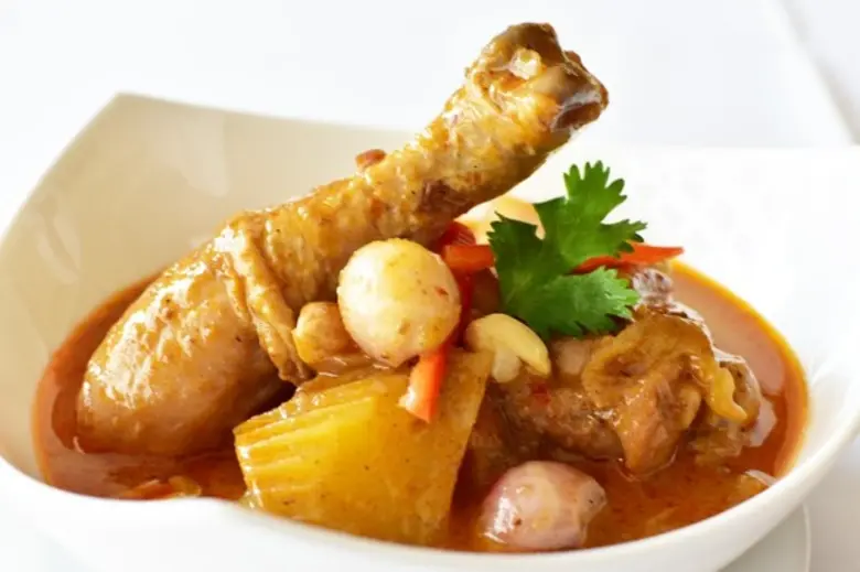 โรงแรมเดอะ ทวิน ทาวเวอร์ จัดเมนูเด็ดส่งเสริมอาหารไท...