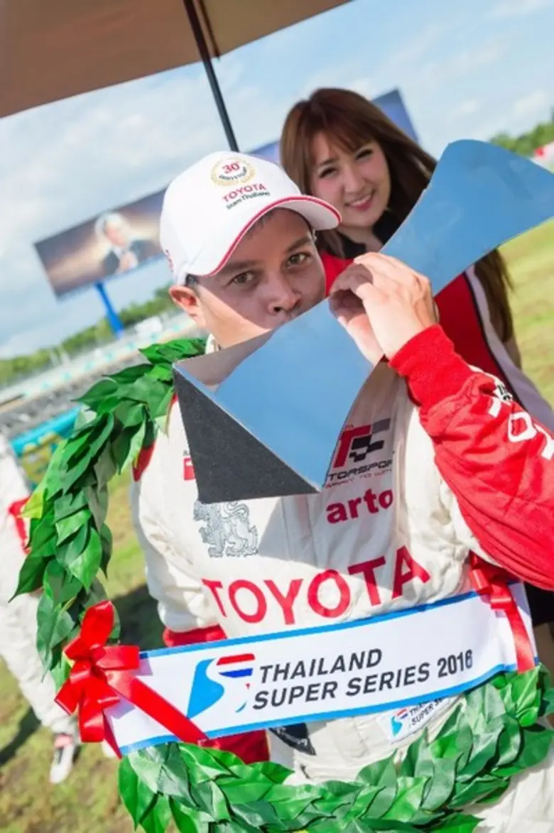 โตโยต้า ทีมไทยแลนด์ เร็ว แรง หยุดไม่อยู่ “แมน-ณัฐพงษ์ ห่อทองคำ” คว้าอันดับ1 รับดับเบิลแชมป์รุ่น Thailand Super Car GTM