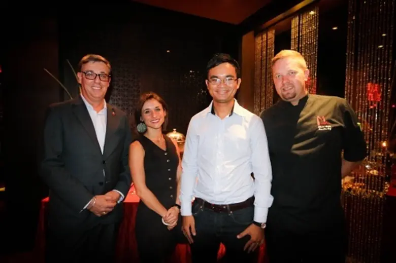 เมื่อเร็วๆนี้ ห้องอาหารและบาร์มันตราร่วมก...